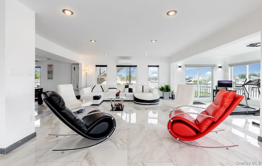Photo of 200 Clocks Boulevard