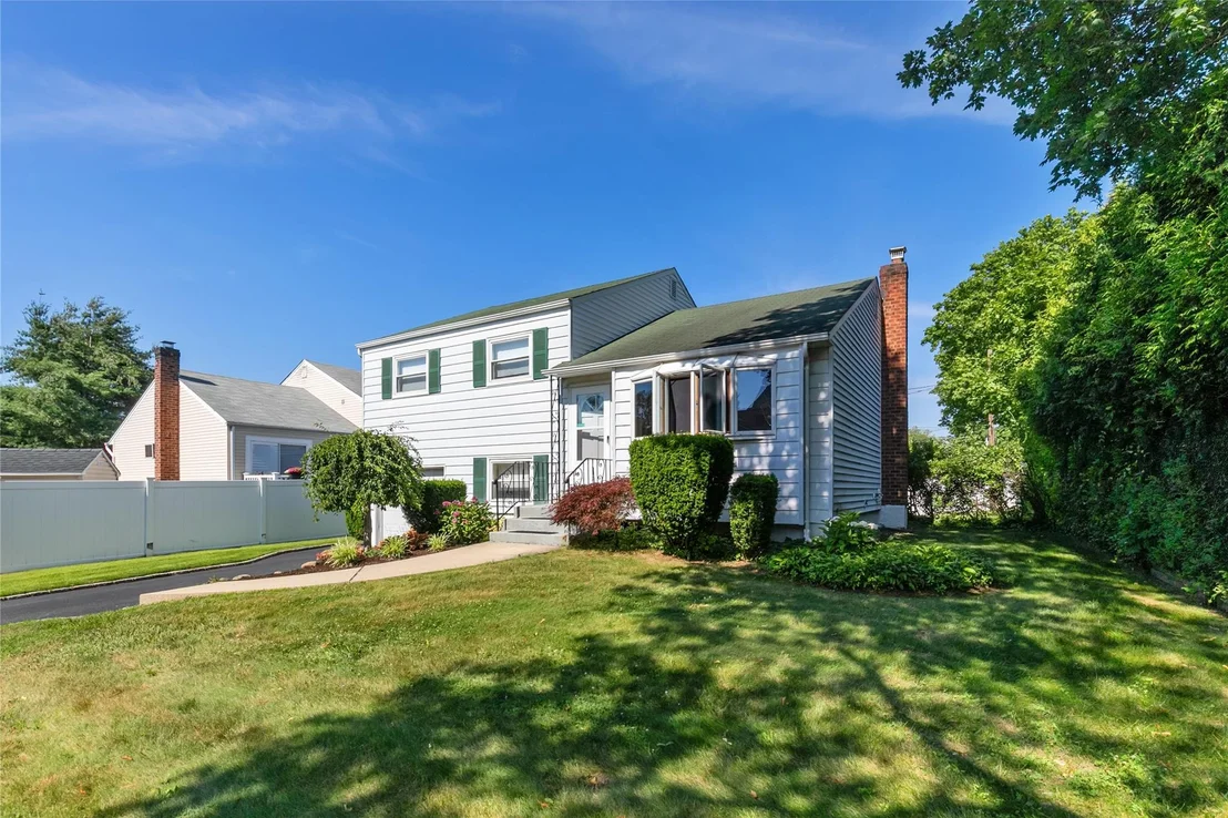 Photo of 2 Nautilus Avenue
