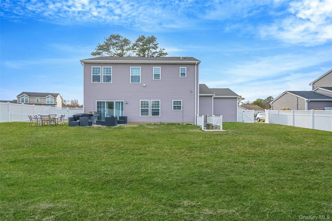 Photo of 7 Pondview Circle