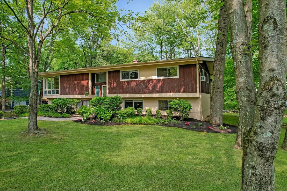 Photo of 2 Hedge Row