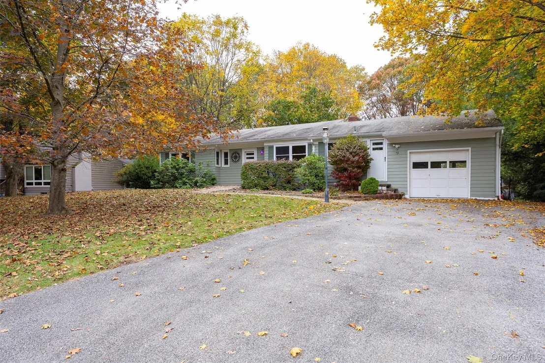 Photo of 19 Timberline Drive