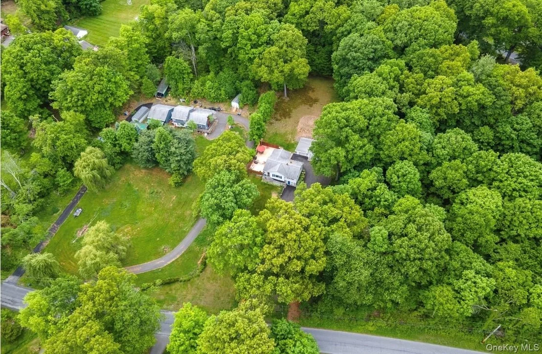 Photo of 337 Freetown Highway