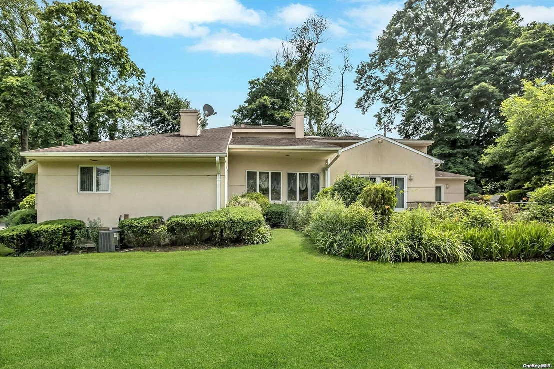 Photo of 35 Center Drive