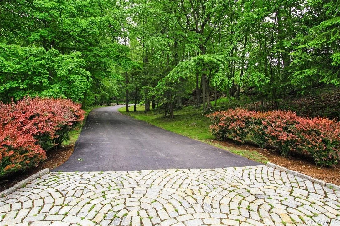 Photo of 6 Hunting Trail
