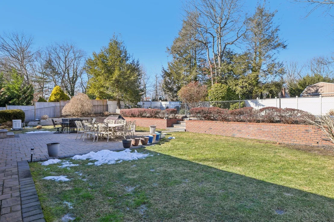 Photo of 111 Lone Oak Path