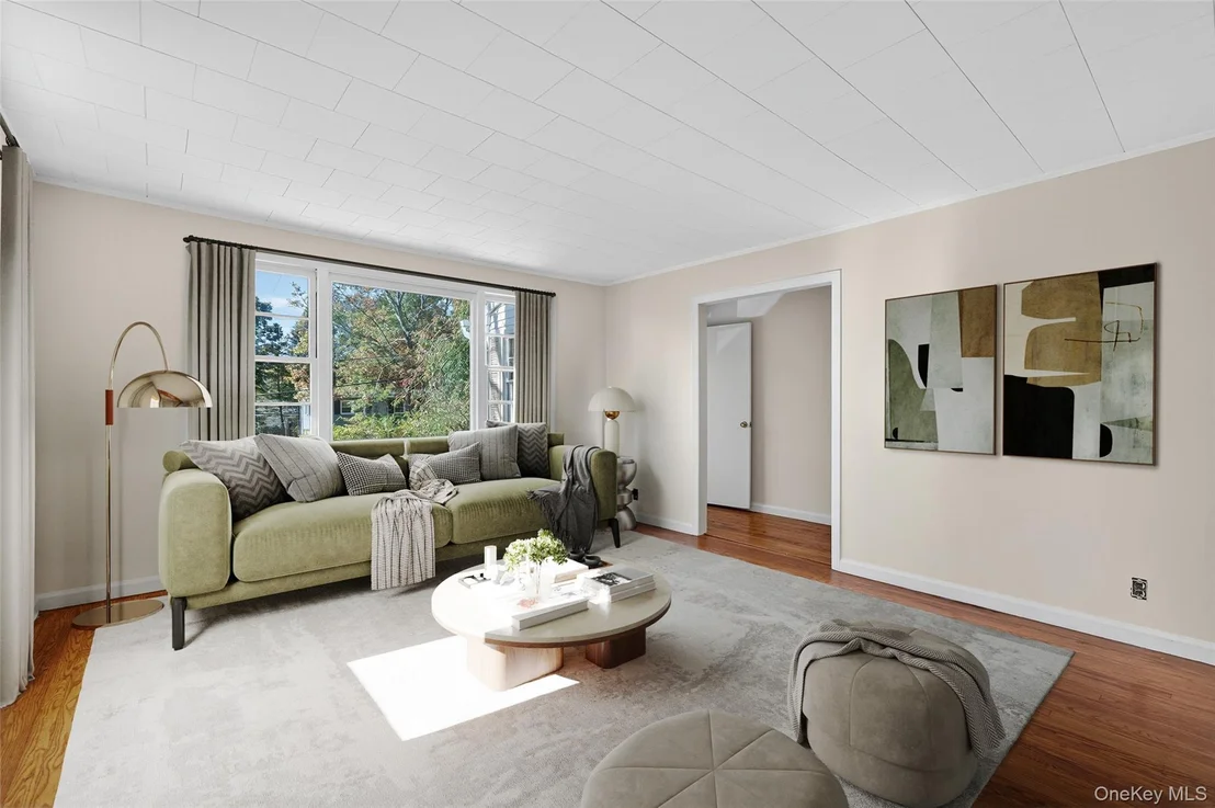 Photo of 12 Mid Oaks Drive