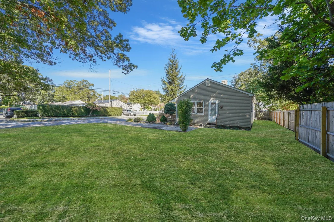 Photo of 2 W Walnut Street
