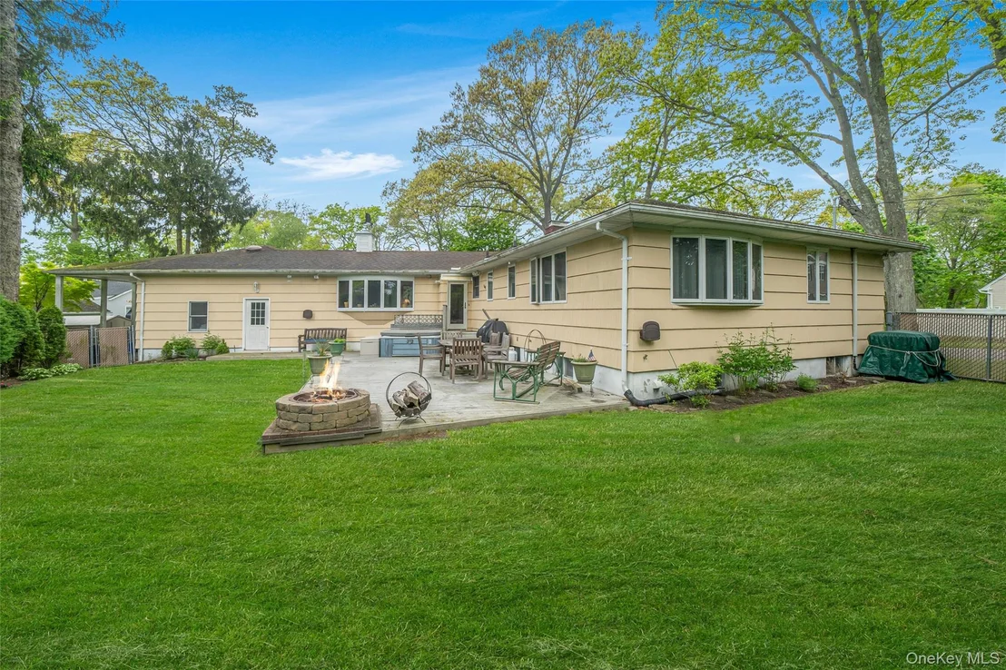 Photo of 190 Lake Drive