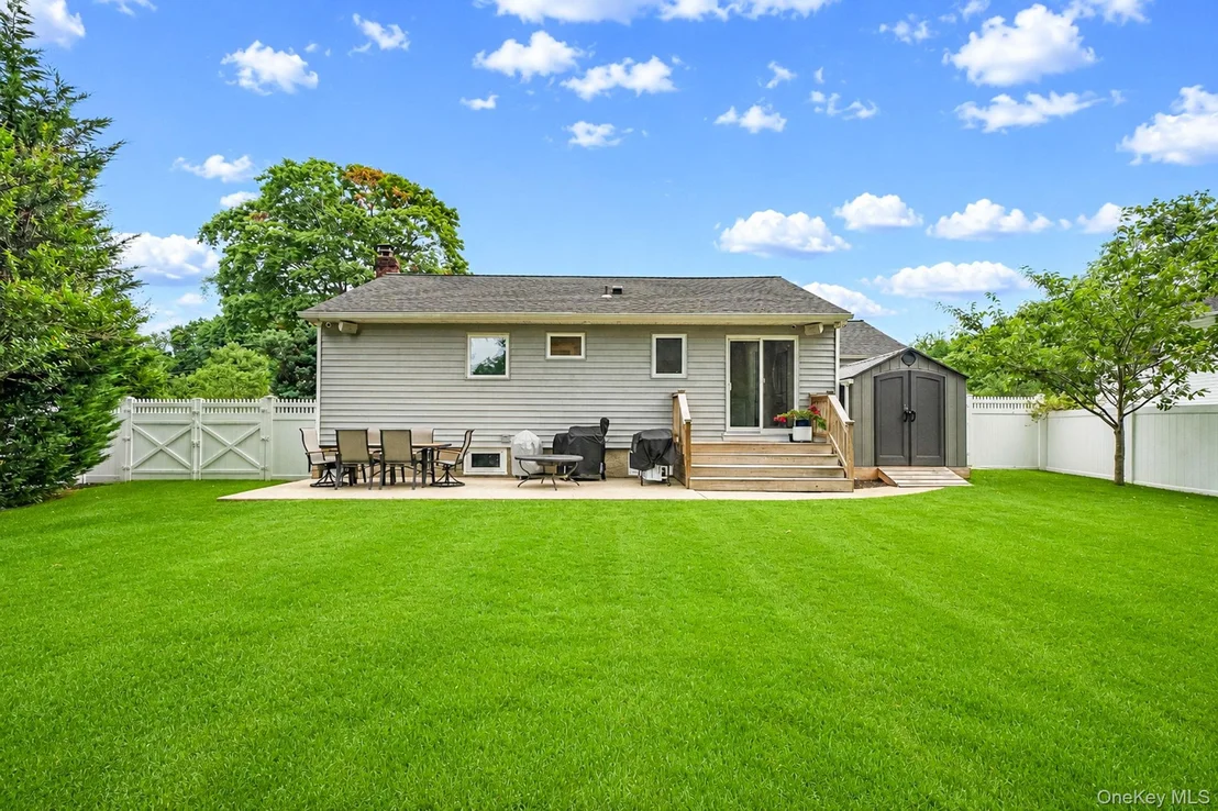 Photo of 8 Gedney Avenue