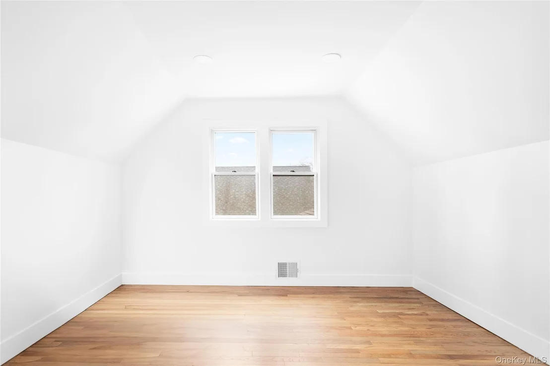Photo of 43 Circuit Road