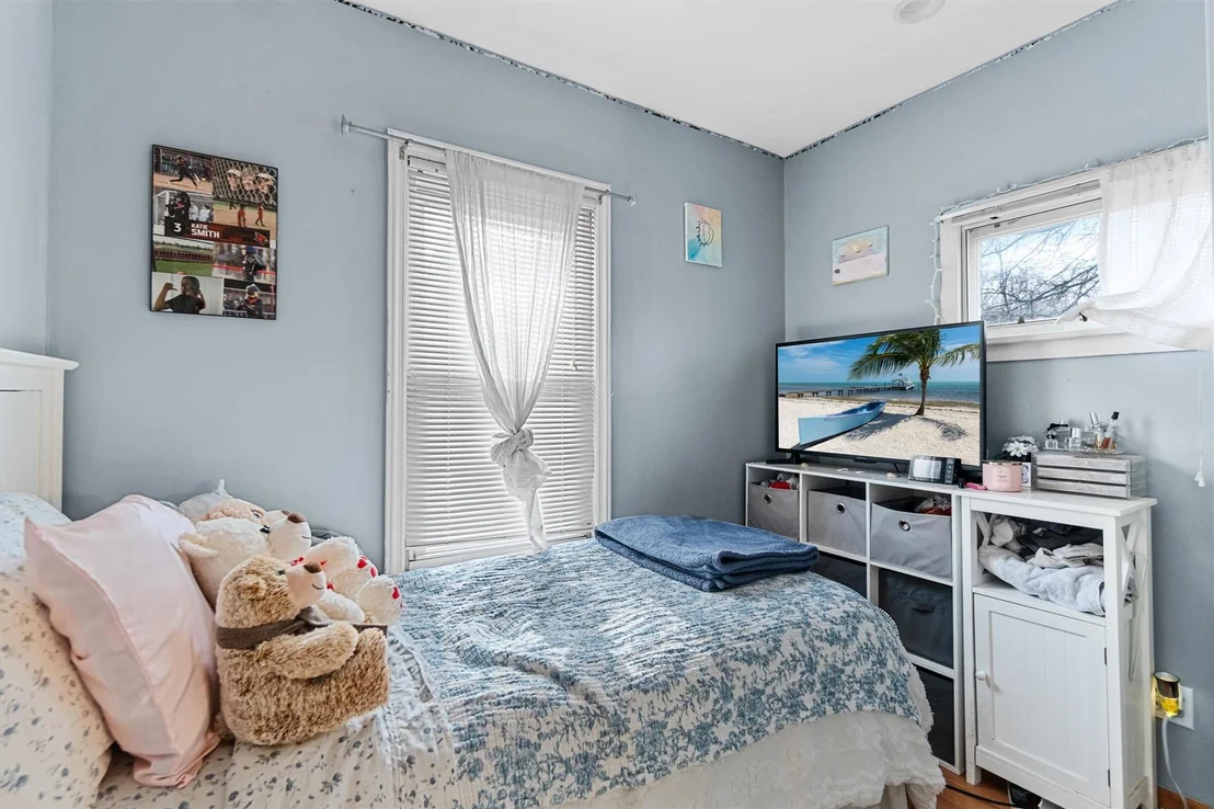Photo of 49 Lakeside Drive