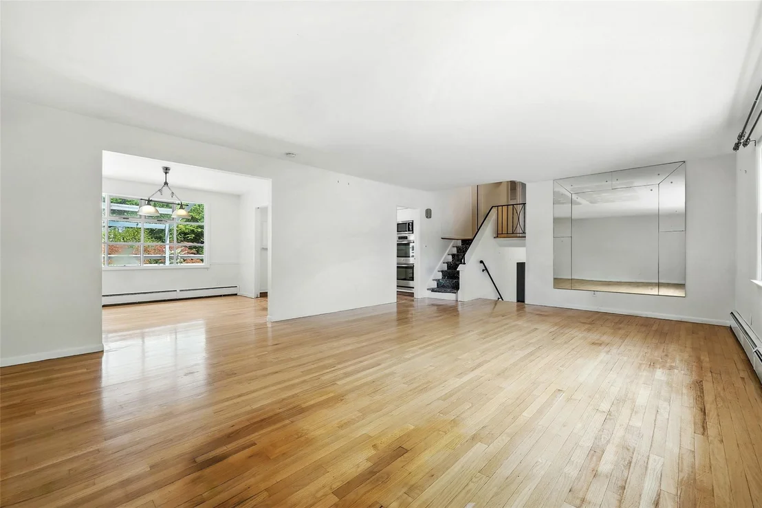 Photo of 71 Apawamis Avenue