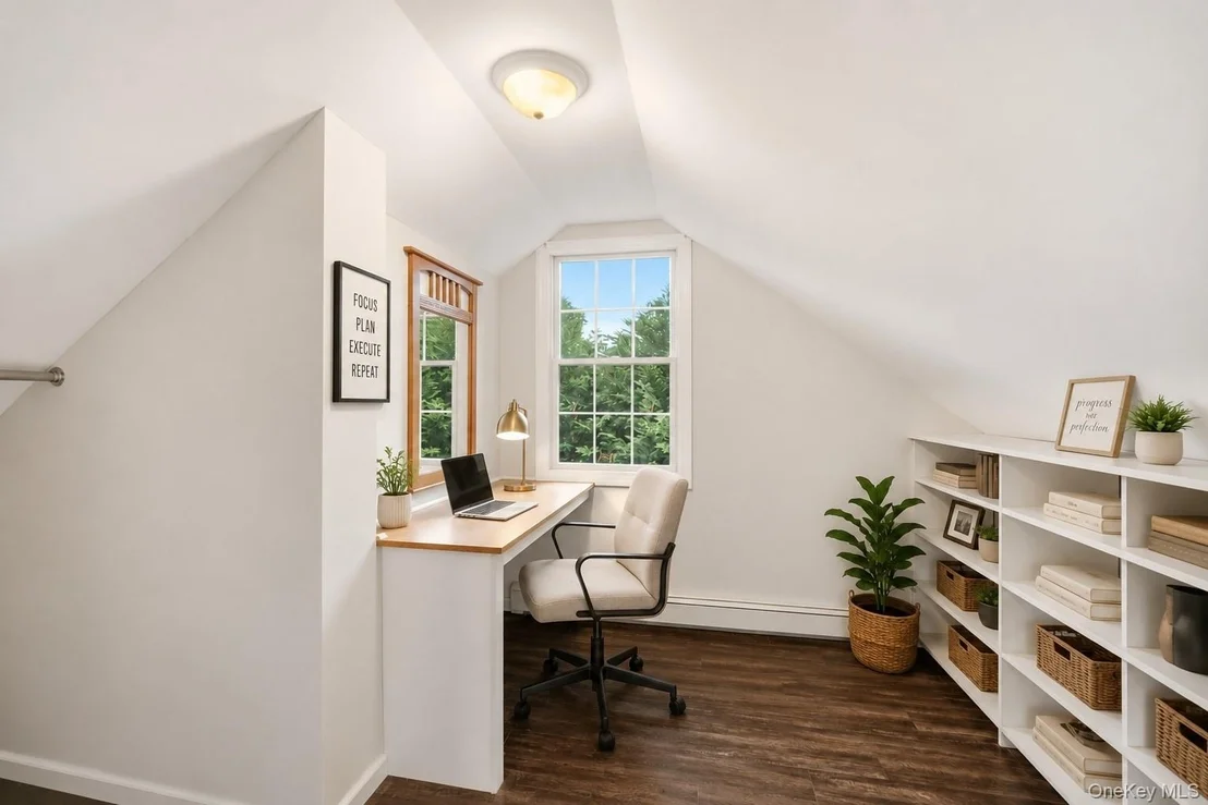 Photo of 83 Hedgerow