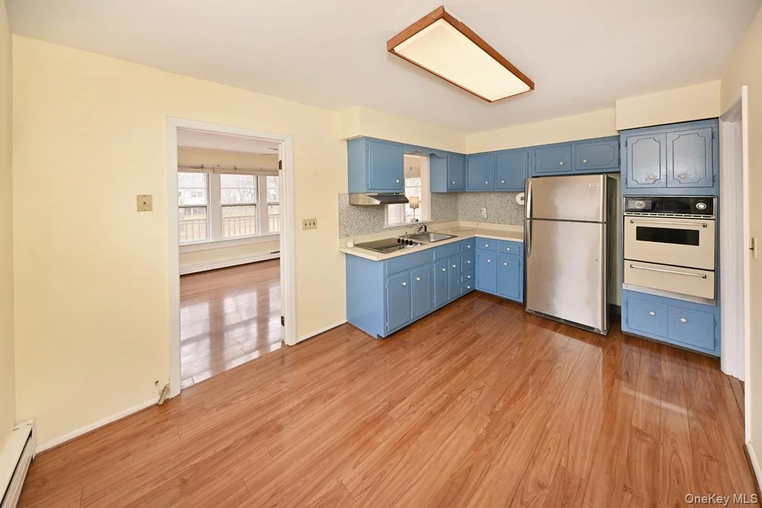 Photo of 160 E Willow Tree Road