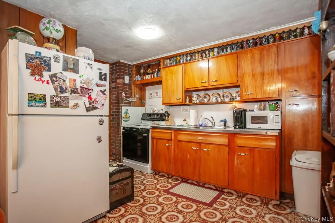 Photo of 211 Broadway