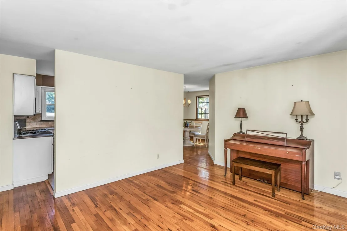 Photo of 735 Muncey Road