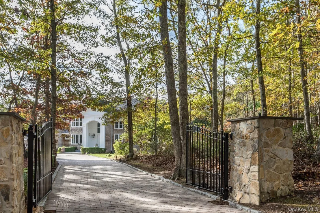 Photo of 2136 Deerfield Road
