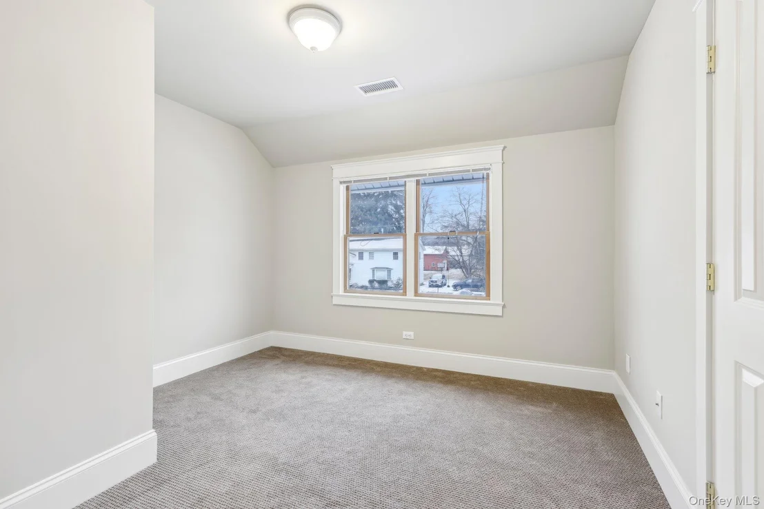 Photo of 125 Smith Avenue