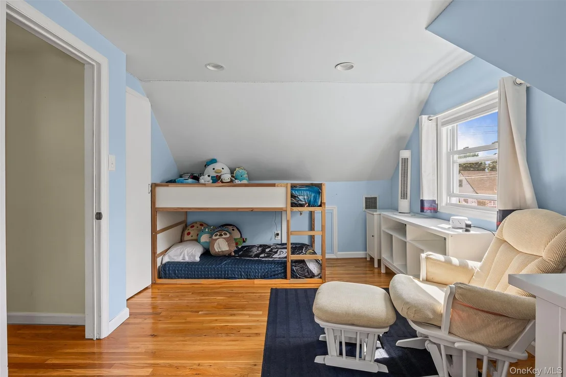 Photo of 10 Nassau Avenue
