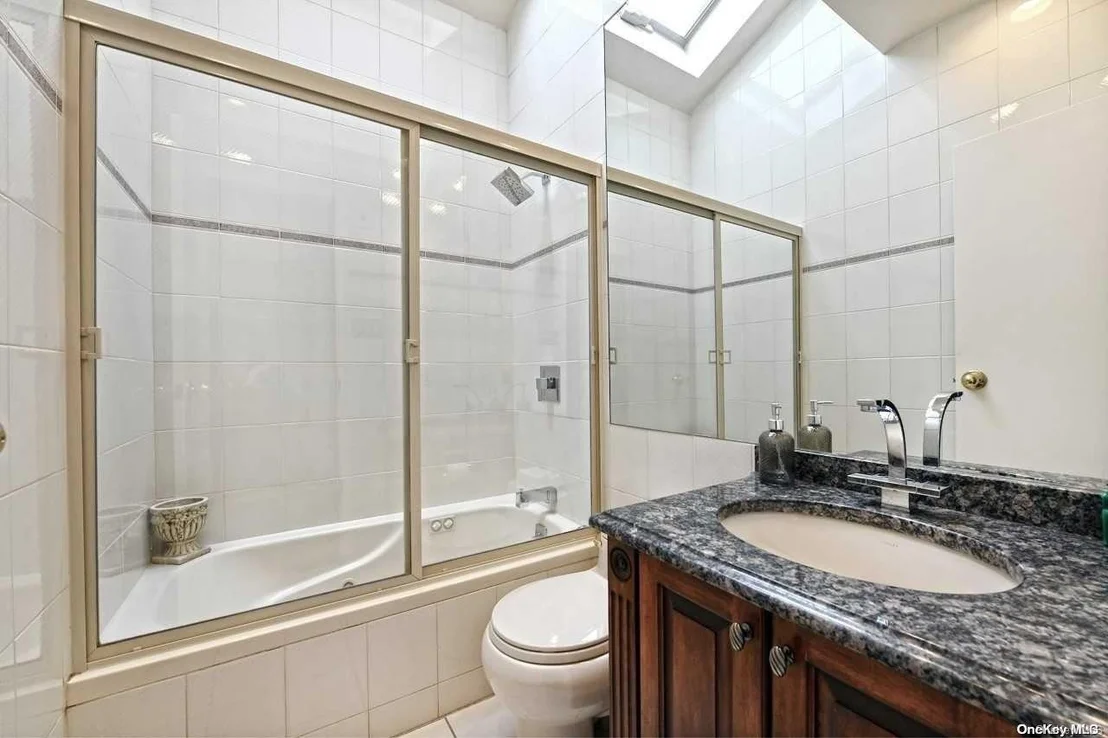 Photo of 2864 Shore Drive