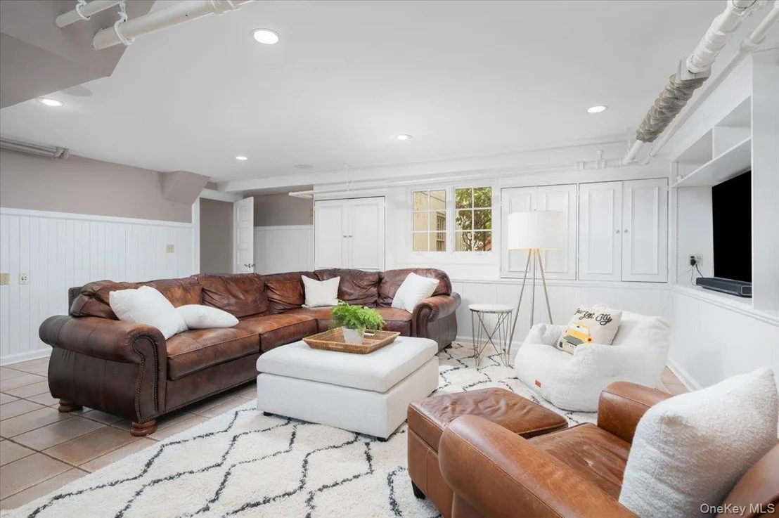 Photo of 115 Cliff Avenue