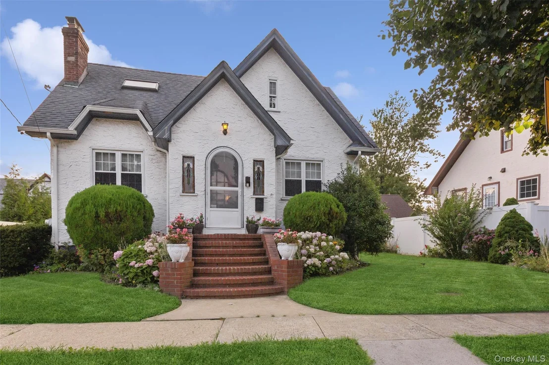 Photo of 80 Dobson Avenue