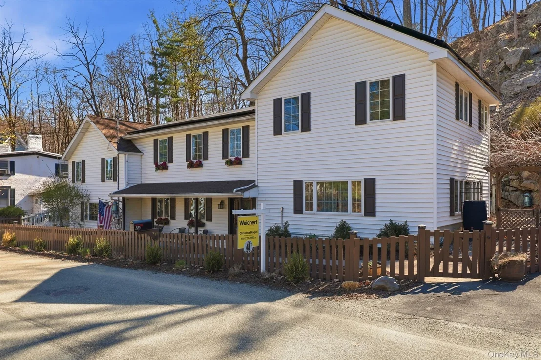 Photo of 24 Mountain Road