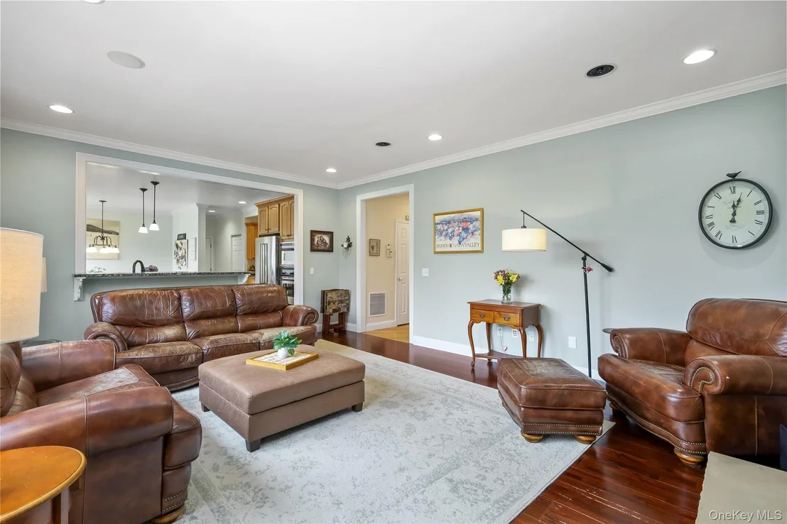 Photo of 20 Parkview Circle