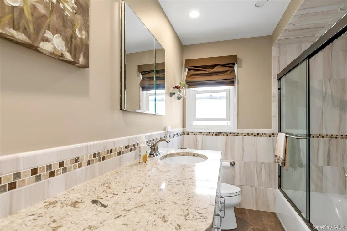 Photo of 882 Third Avenue
