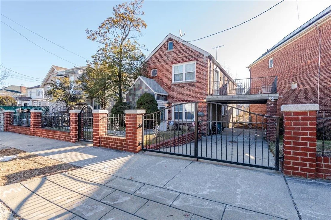 Photo of 1454 Dwight Place