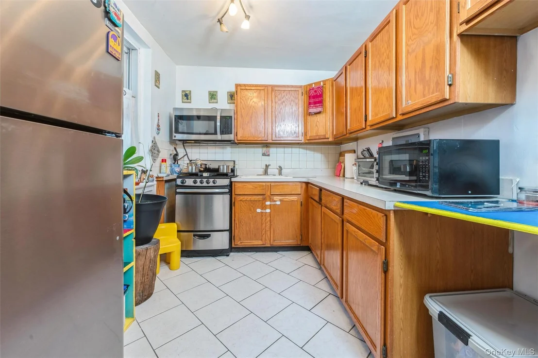 Photo of Unit 1C at 755 Bronx River Road