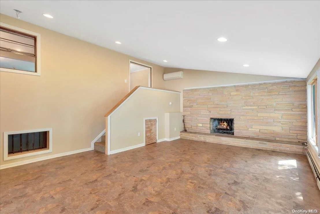 Photo of 67 Farmers Avenue