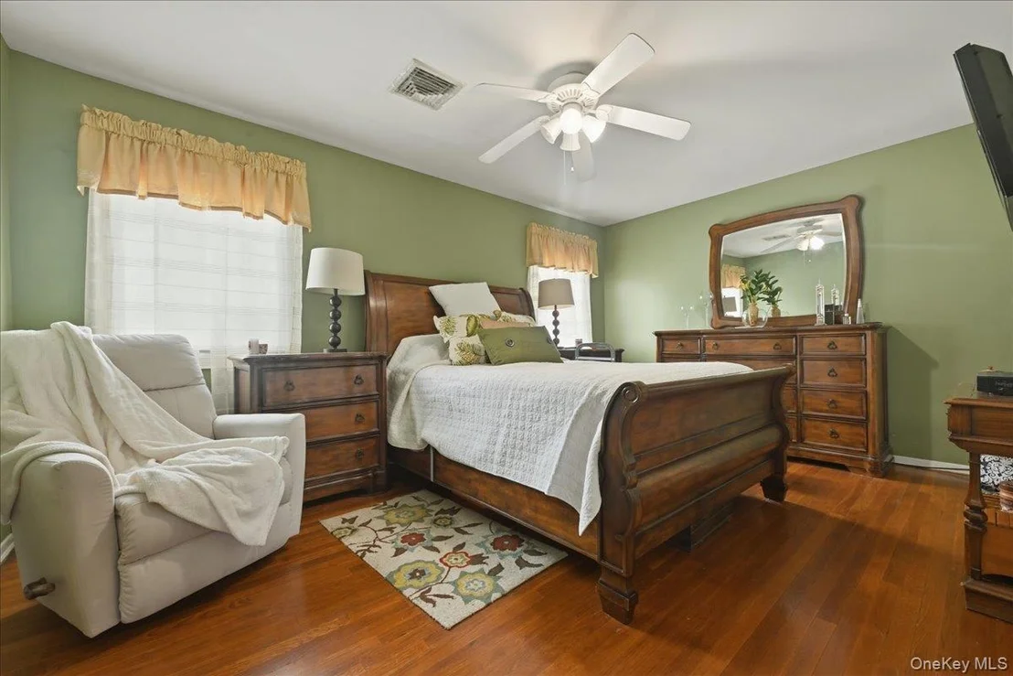Photo of 844 Park Lane