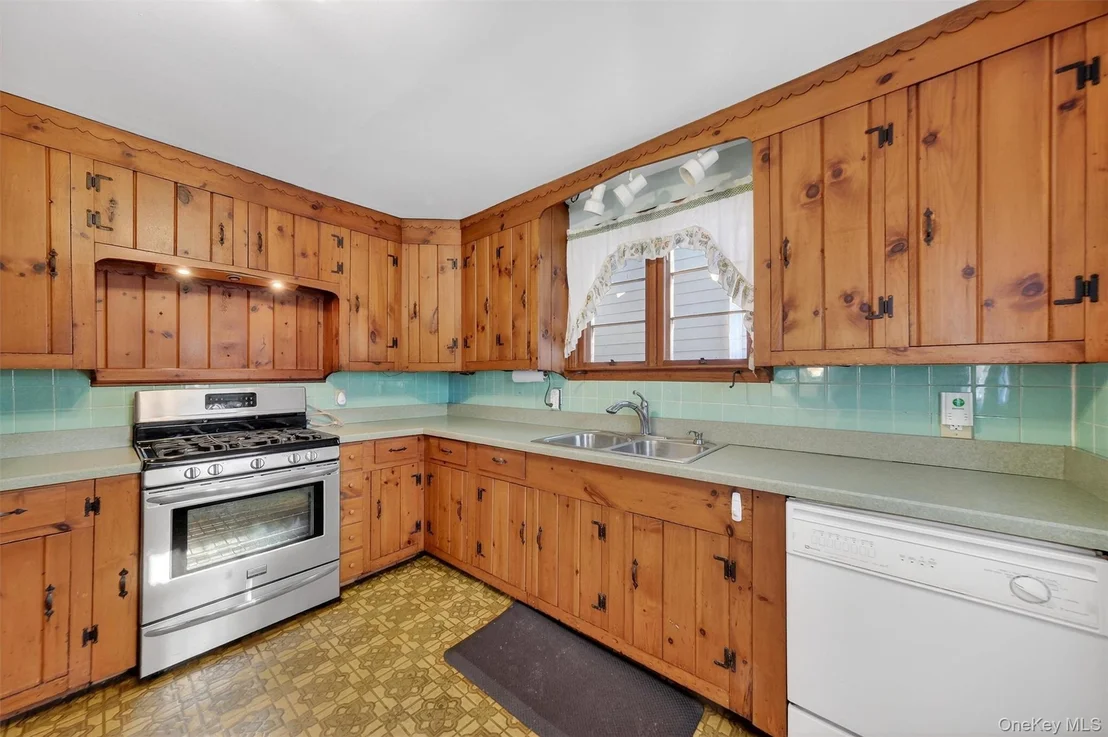 Photo of 69 Beacon Street
