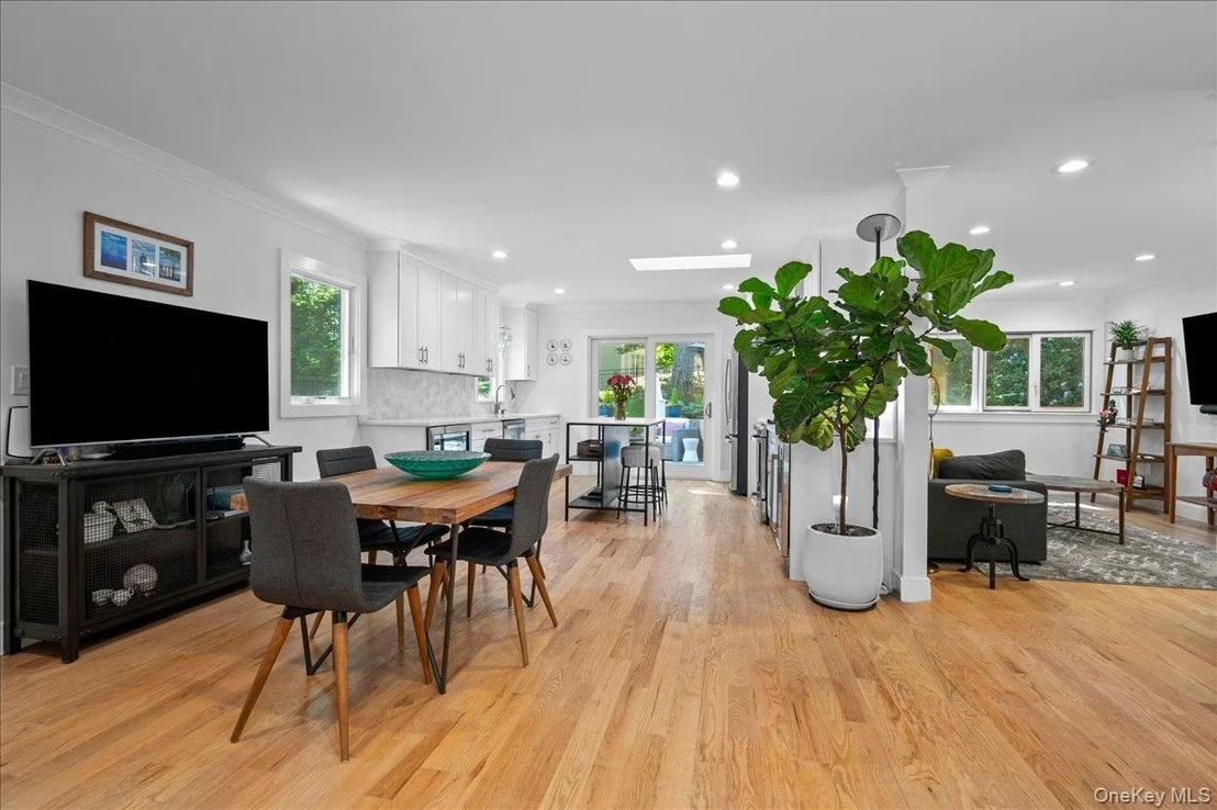 Photo of 25 Shadow Lane