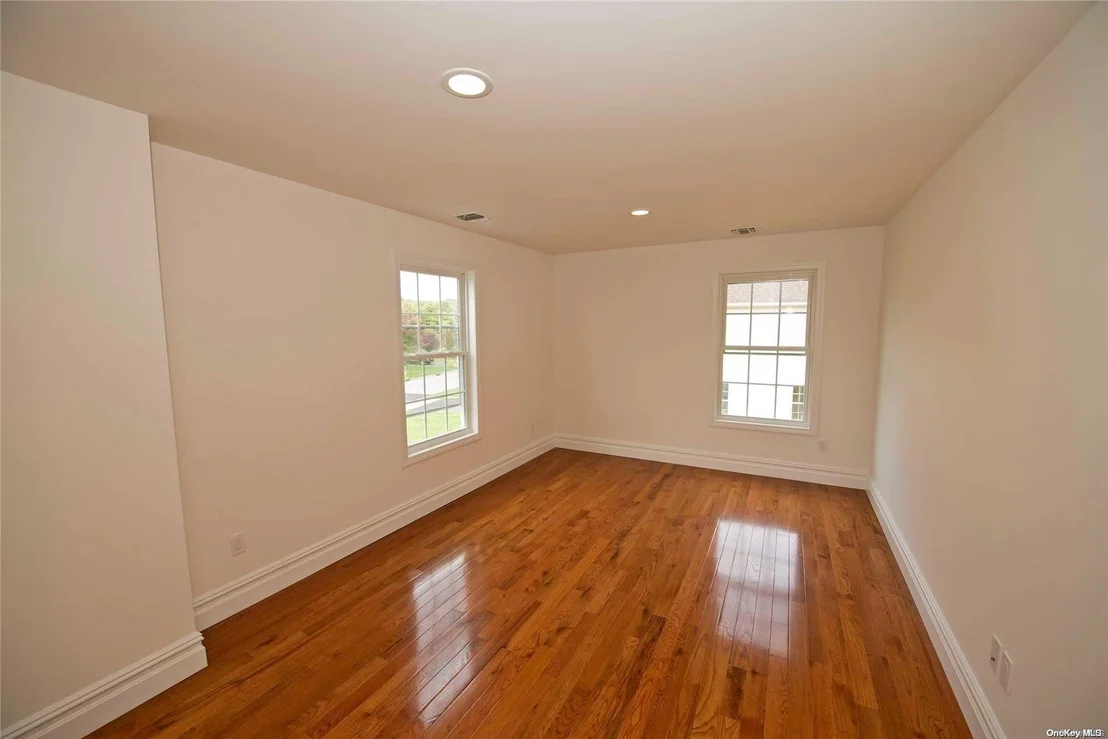 Photo of 48 Selden Boulevard