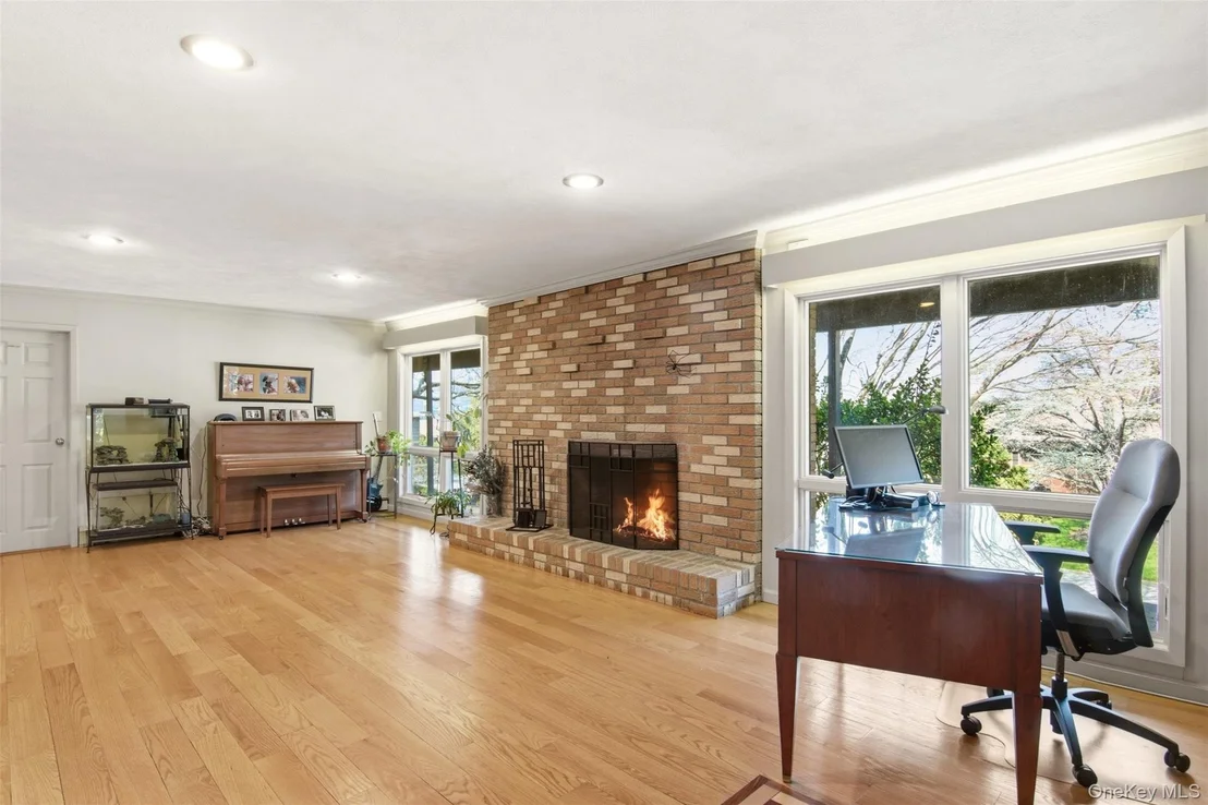 Photo of 6 Laurel Way