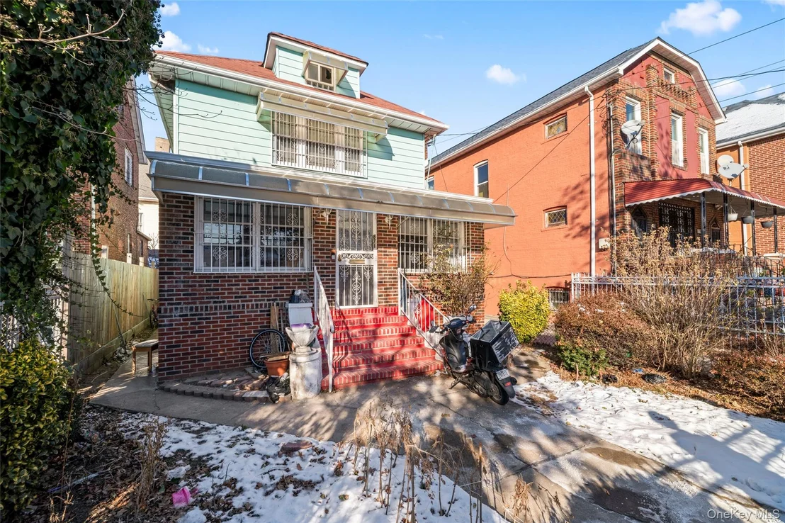 Photo of 871 Linden Boulevard