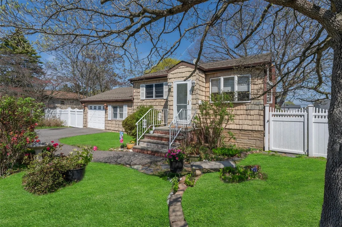 Photo of 87 Mohawk Avenue