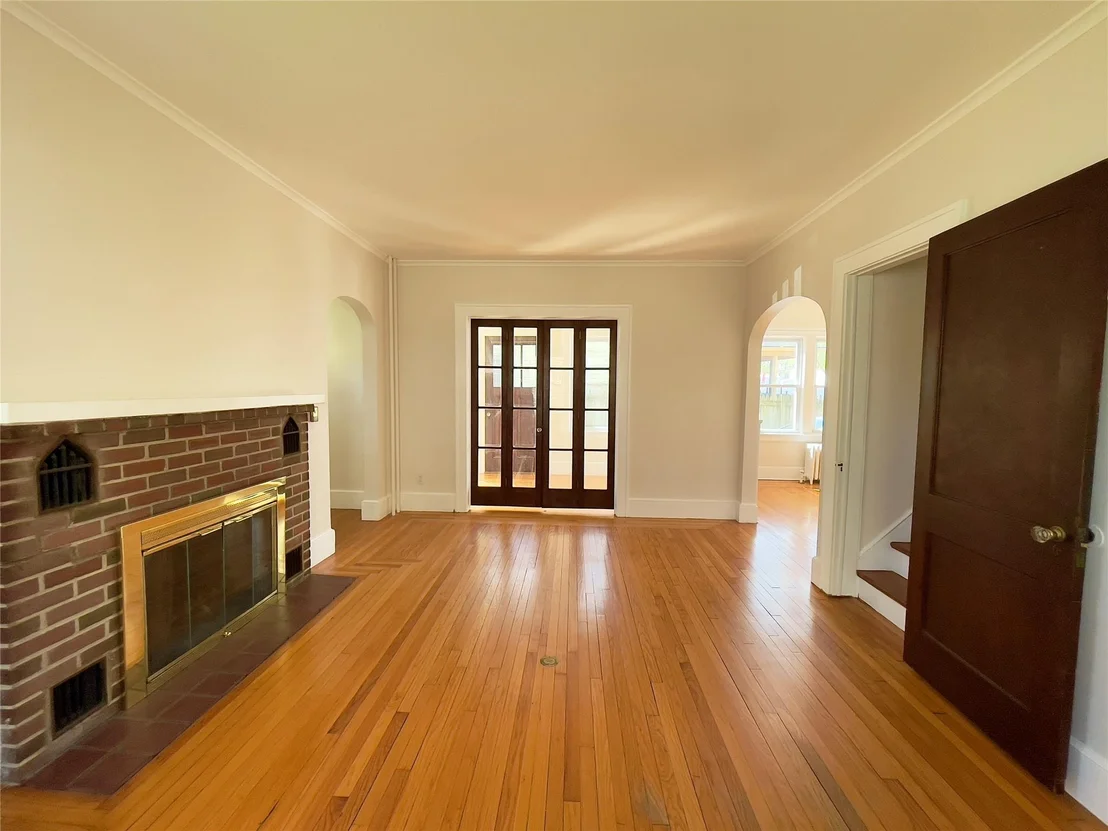 Photo of 4409 Albany Post Road