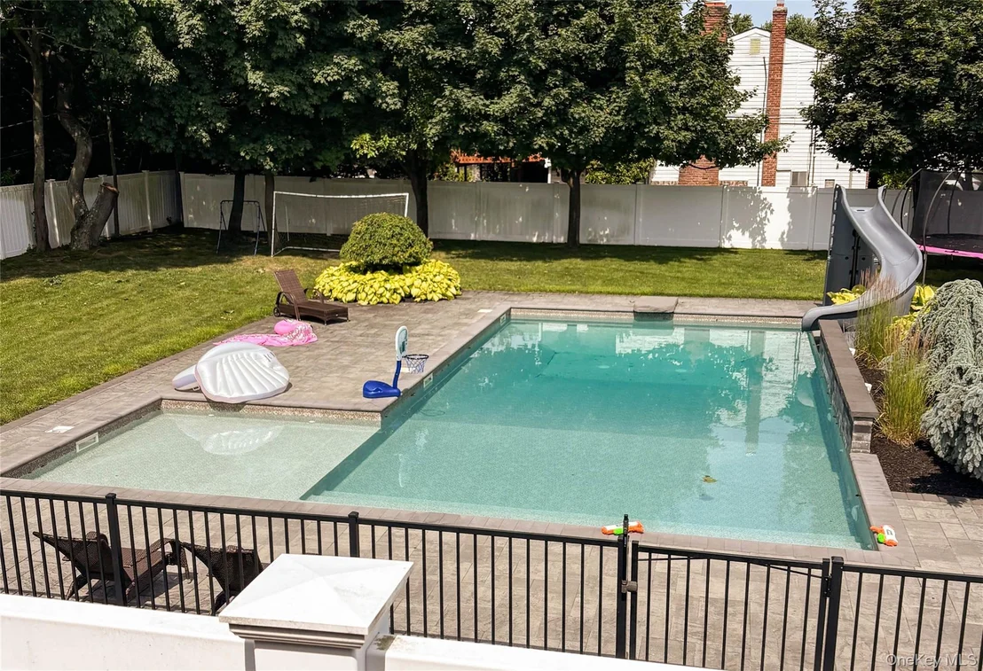 Photo of 108 Hayrick Lane