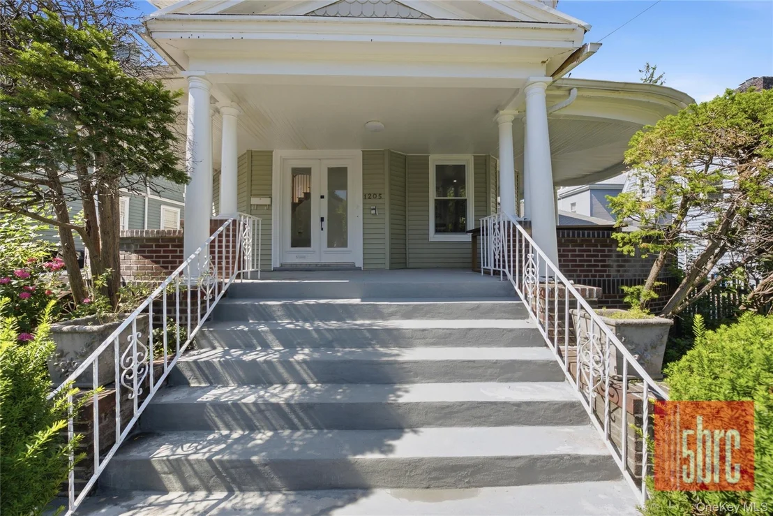 Photo of 1205 Beverley Road