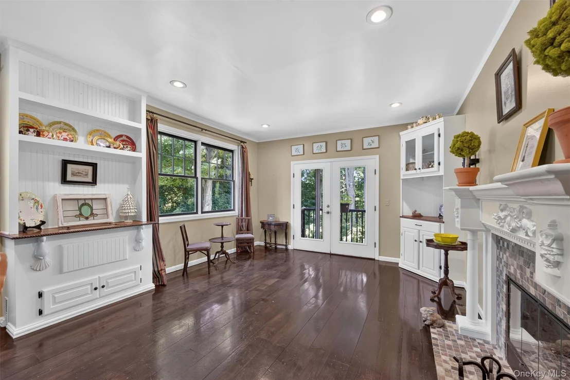 Photo of 708 Kossuth Place