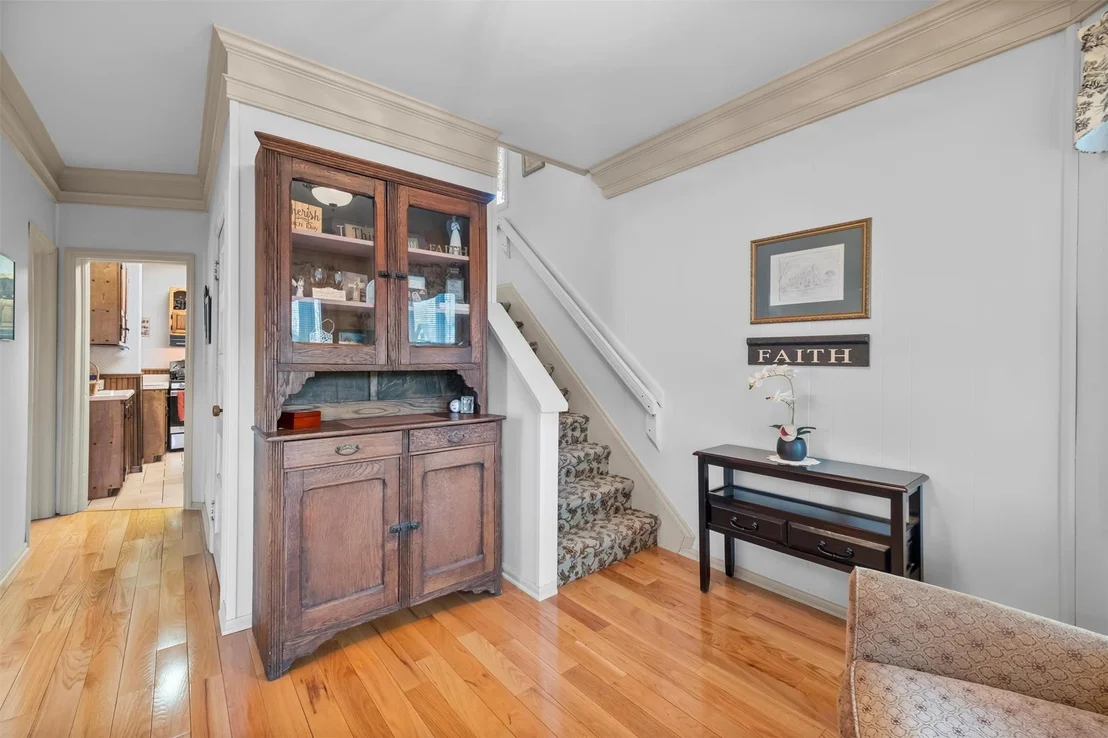 Photo of 187 Willow Avenue