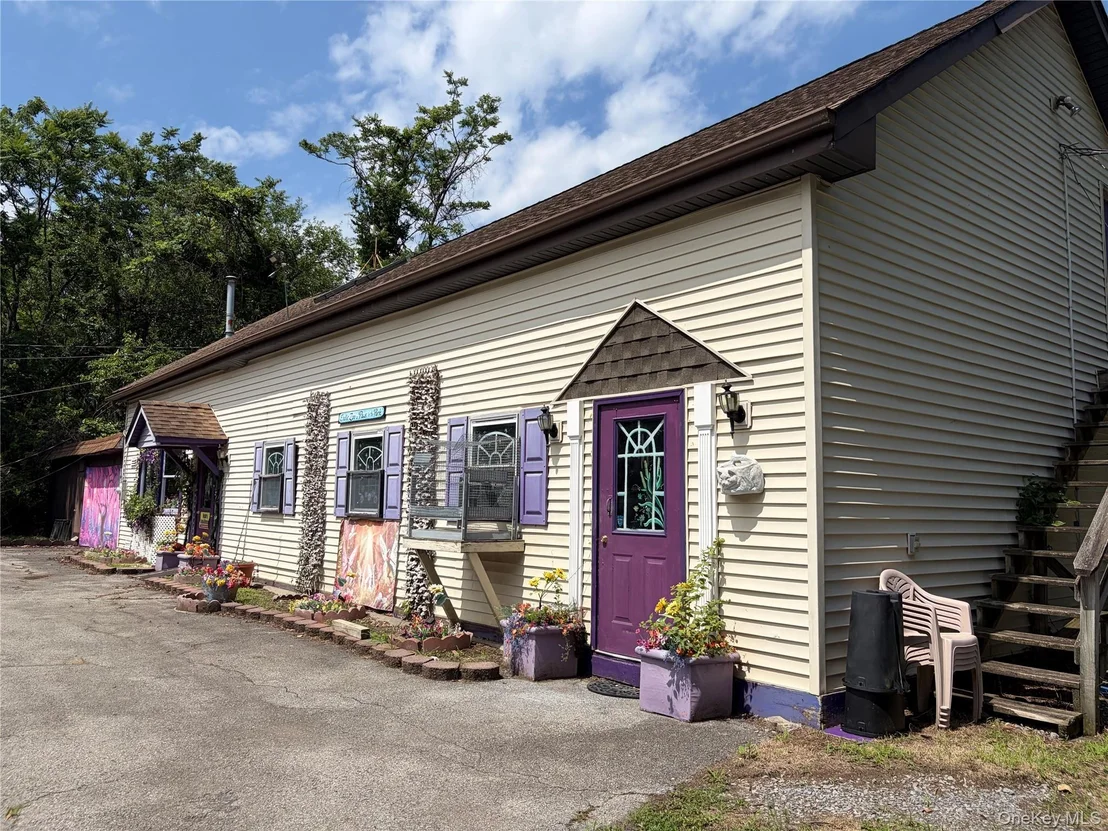 Photo of 48 Maple Avenue