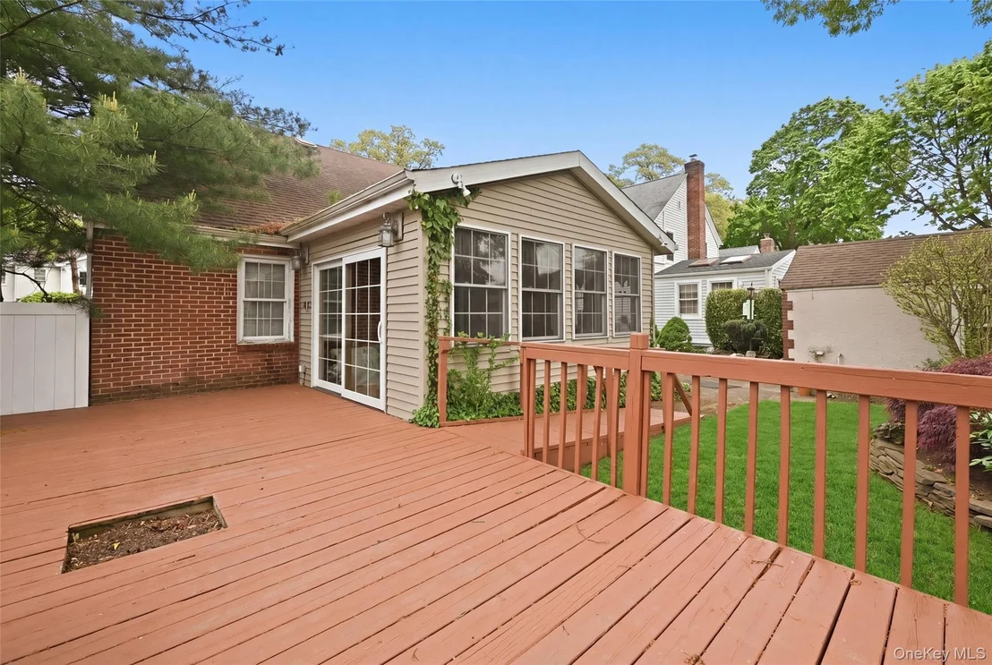 Photo of 333 Jackson Avenue