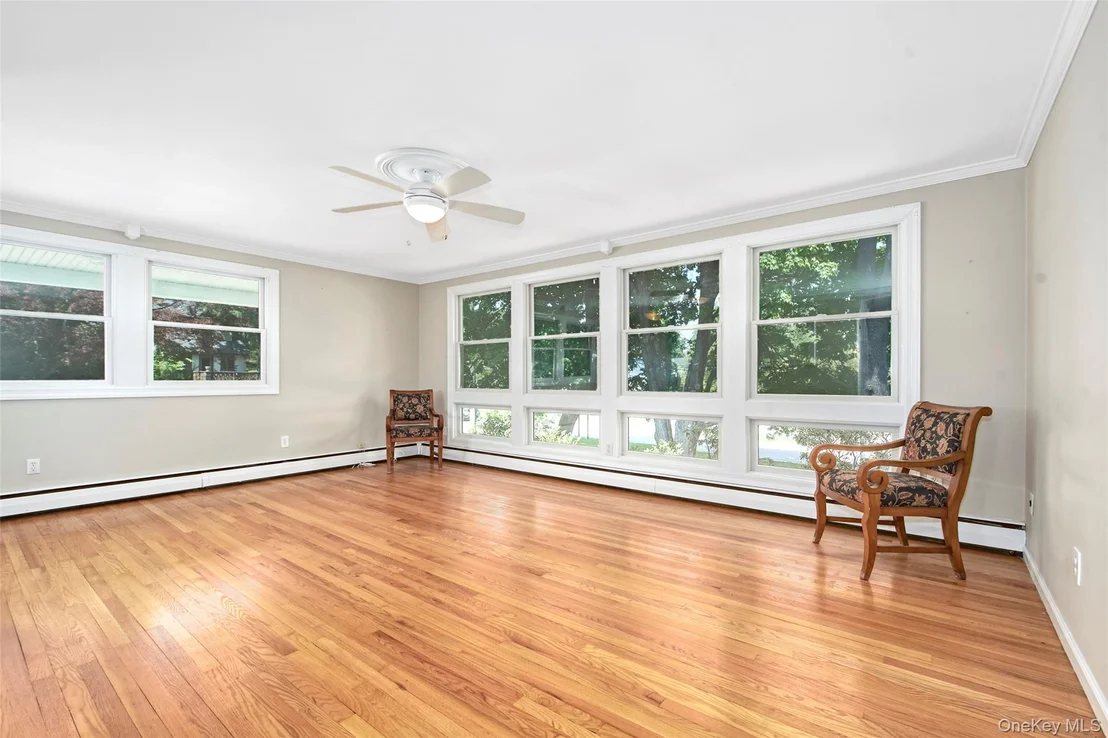 Photo of 121 Parkview Place