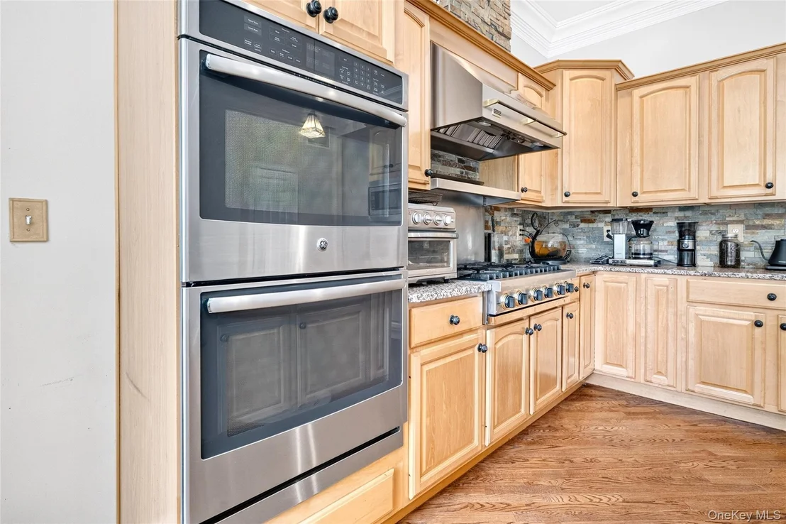 Photo of 12 Meadowview Lane