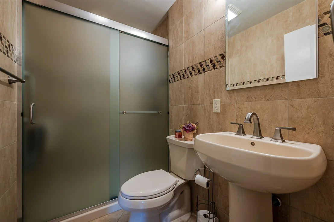 Photo of 2091 North Drive