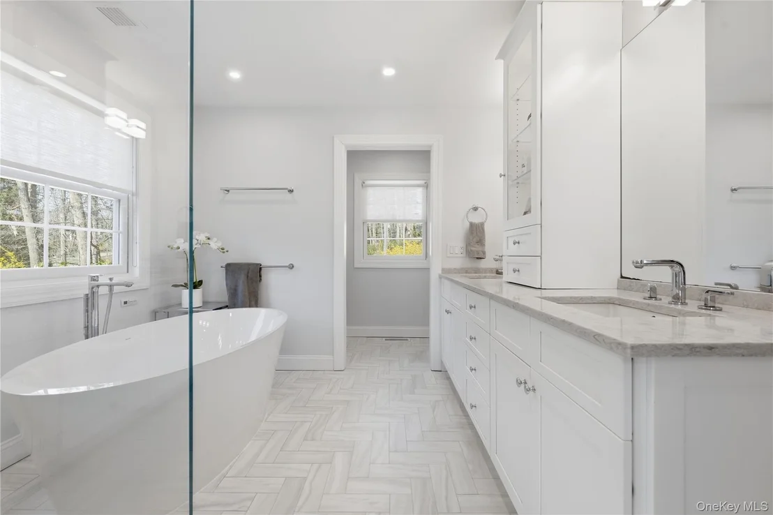 Photo of 6 Spruce Hollow